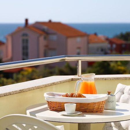 The Florens Residence Near The Beach With The Pool, Bbq And Kids Playground, Zadar Diklo Buitenkant foto