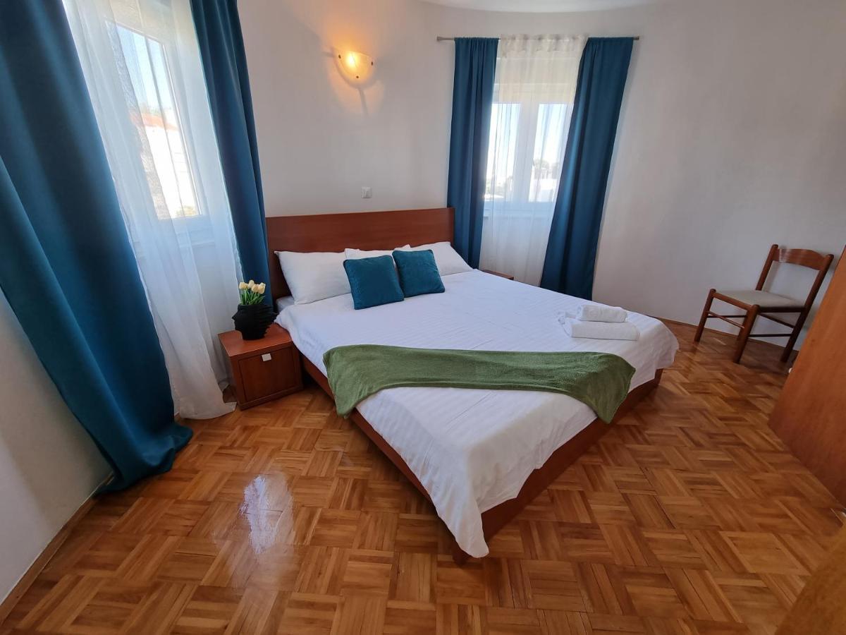 The Florens Residence Near The Beach With The Pool, Bbq And Kids Playground, Zadar Diklo Buitenkant foto