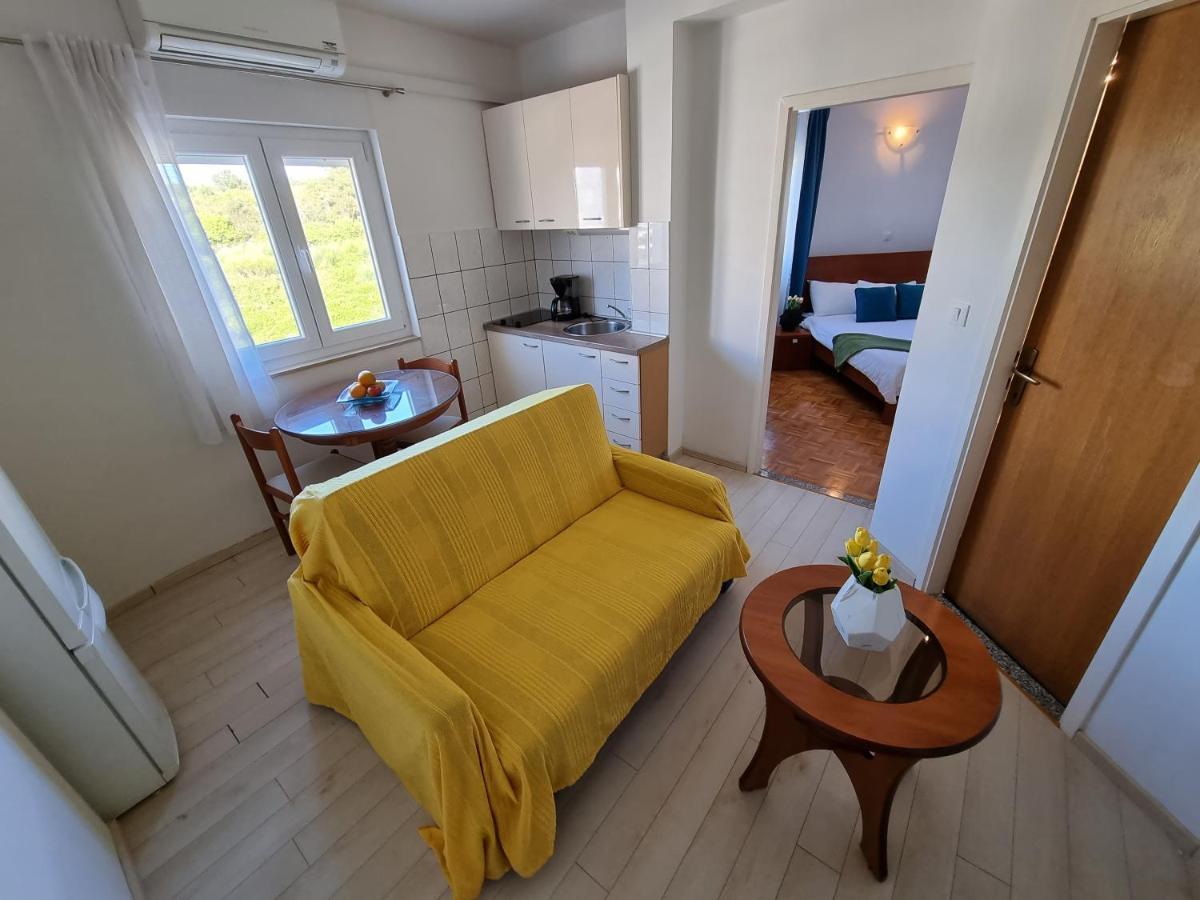 The Florens Residence Near The Beach With The Pool, Bbq And Kids Playground, Zadar Diklo Buitenkant foto
