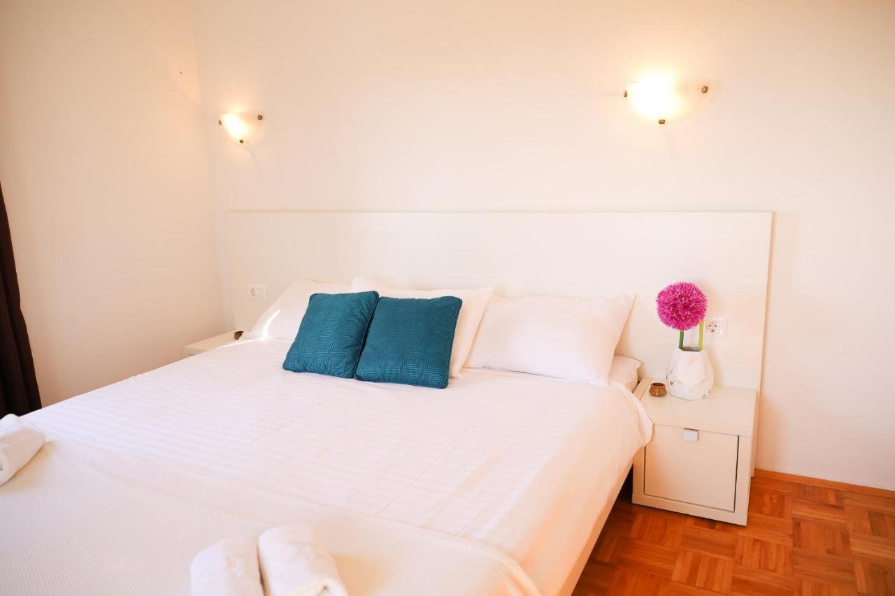 The Florens Residence Near The Beach With The Pool, Bbq And Kids Playground, Zadar Diklo Buitenkant foto