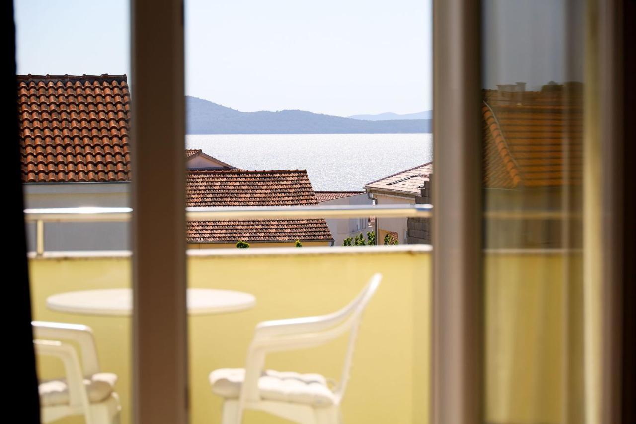 The Florens Residence Near The Beach With The Pool, Bbq And Kids Playground, Zadar Diklo Buitenkant foto