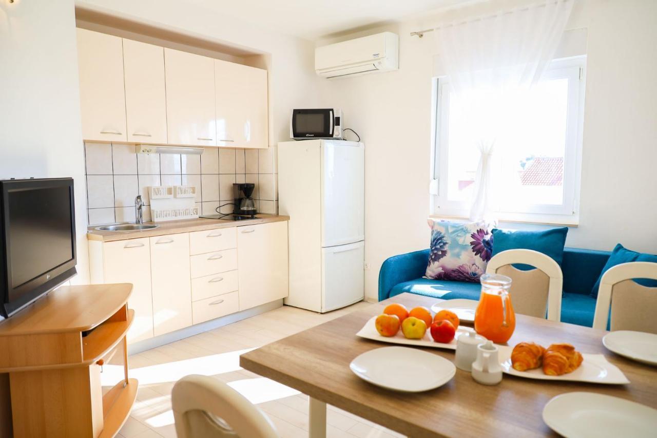 The Florens Residence Near The Beach With The Pool, Bbq And Kids Playground, Zadar Diklo Buitenkant foto