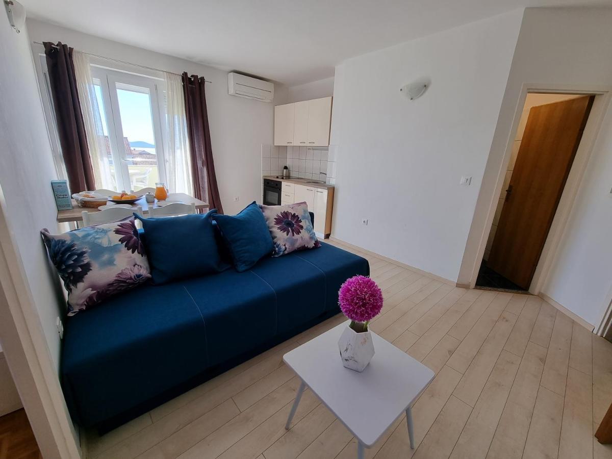The Florens Residence Near The Beach With The Pool, Bbq And Kids Playground, Zadar Diklo Buitenkant foto